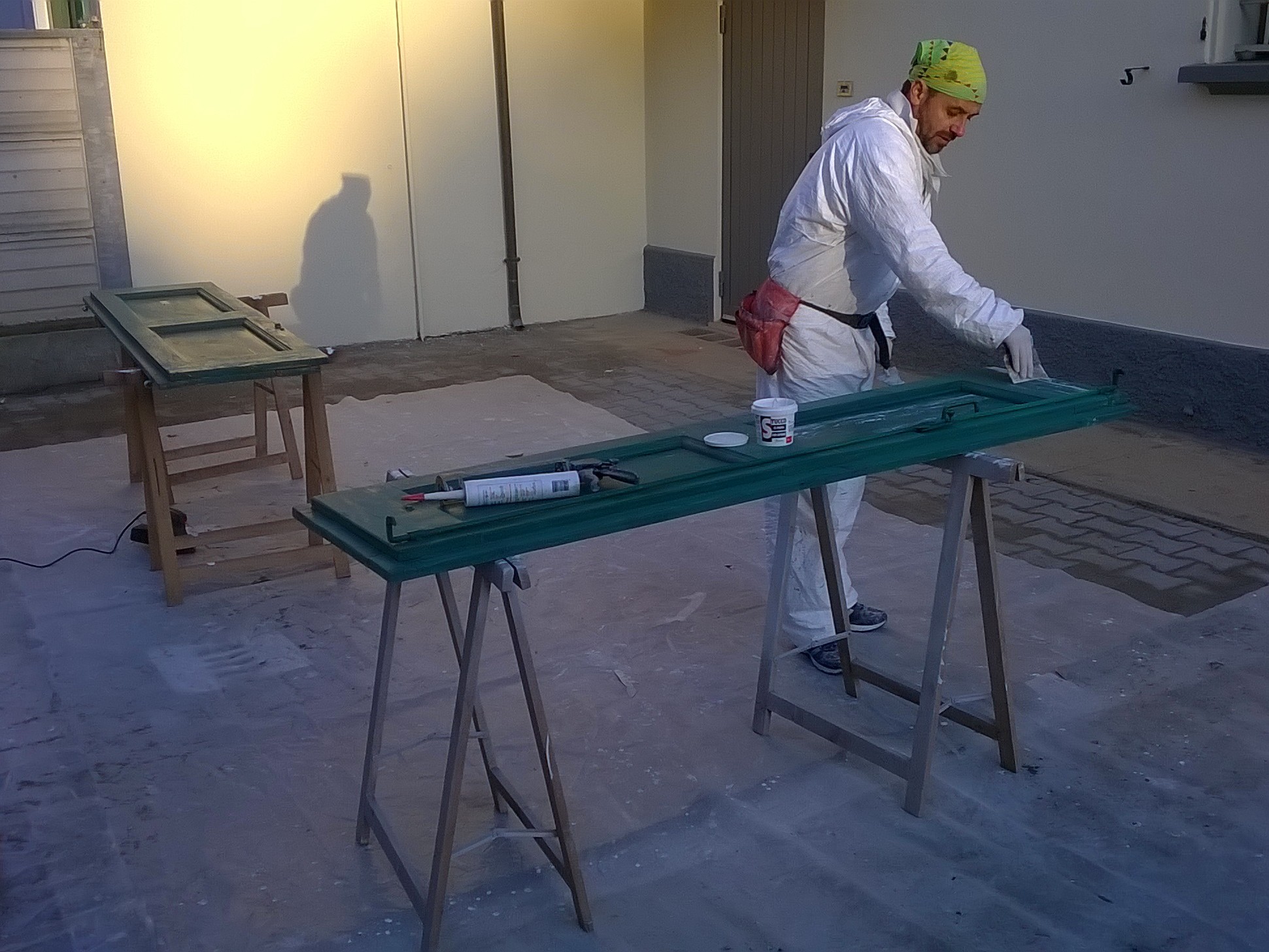Verniciare pareti scure: tinteggiatura pareti come fare ...